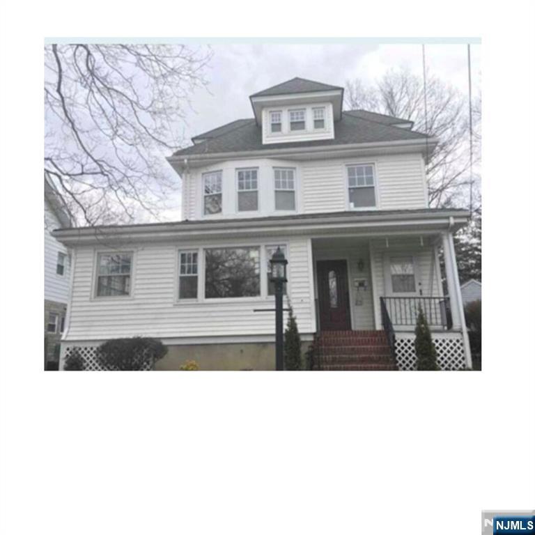 Rental Property at 335 Moore, Leonia, New Jersey - Bedrooms: 4 
Bathrooms: 3.5 
Rooms: 11  - $5,250 MO.