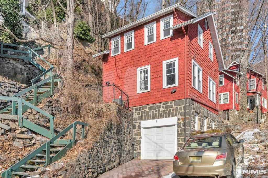 Photo of 9 Old Wood Road, Edgewater, NJ 07020 (MLS # 25031418)
