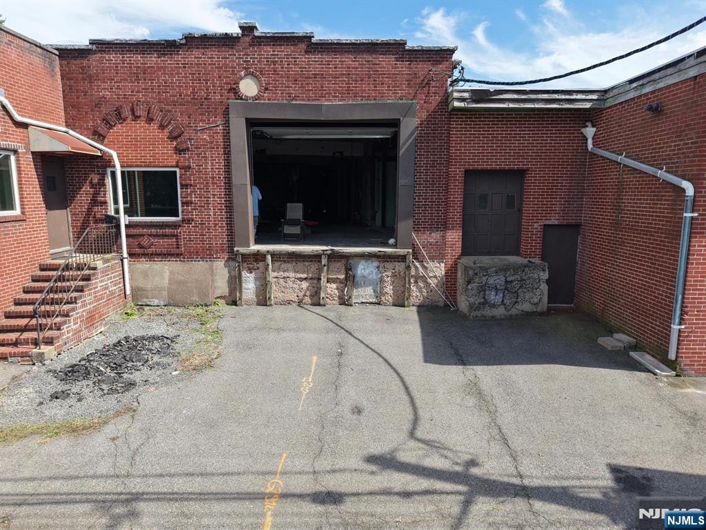 109 W Shore Avenue