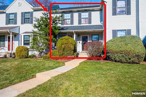 Photo of 1704 Deerfield Drive #1704, Edison, NJ 08820 (MLS # 26008739)