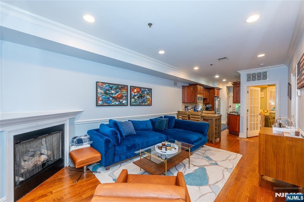 215 Monroe Street 1
