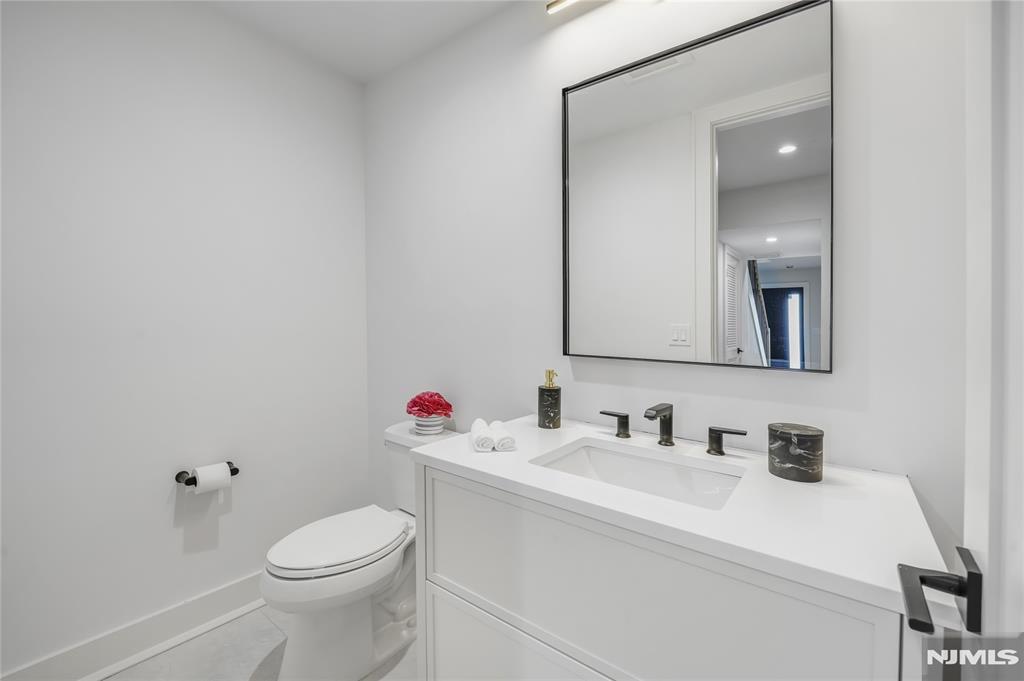 401 B Grand Avenue 401 B