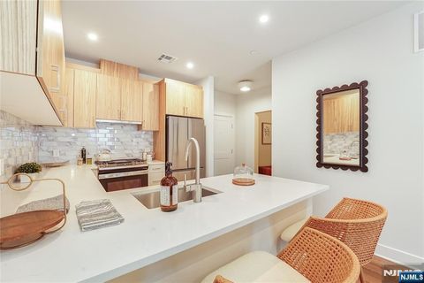 Photo of 434 Springfield Ave #105, Berkeley Heights, NJ 07922 (MLS # 26000885)