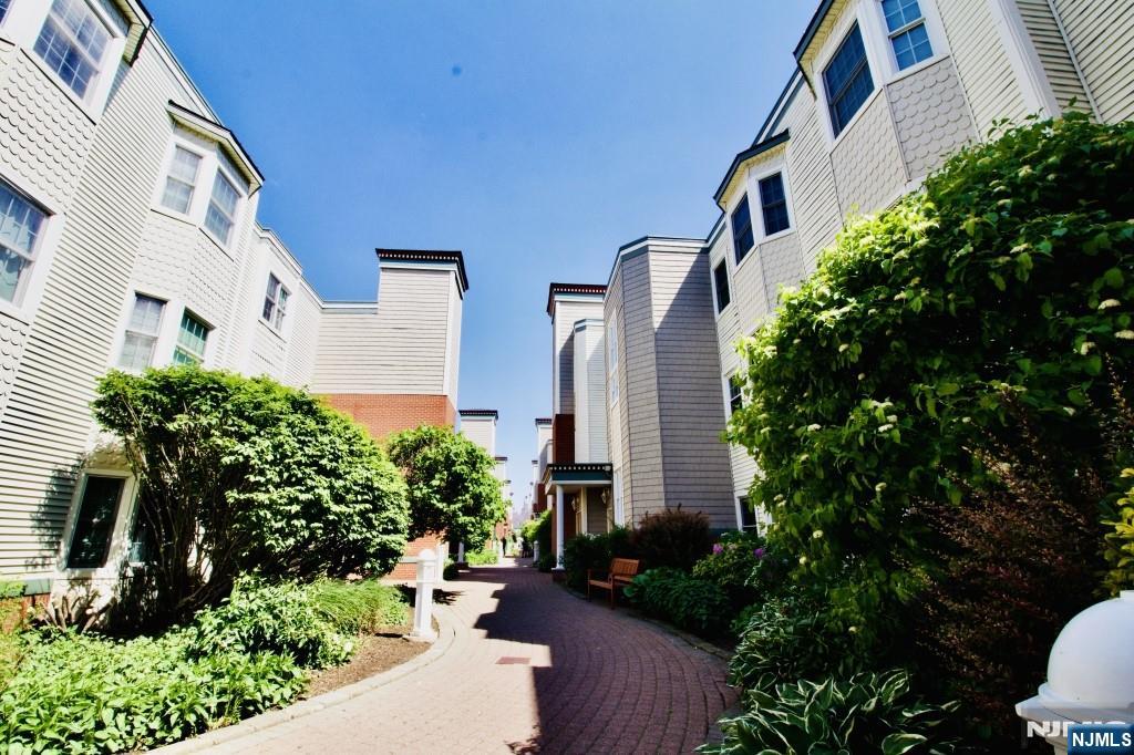 340 The Promenade