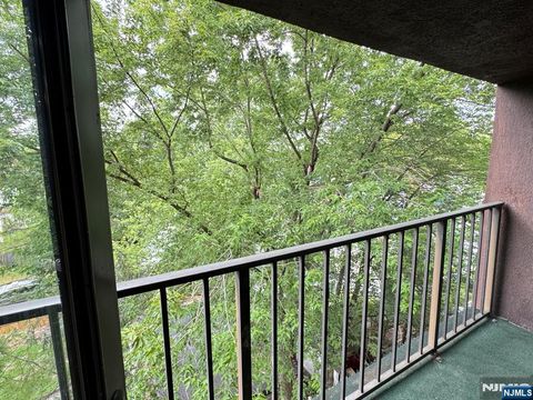 55 Clinton 502 Hackensack NJ 07601