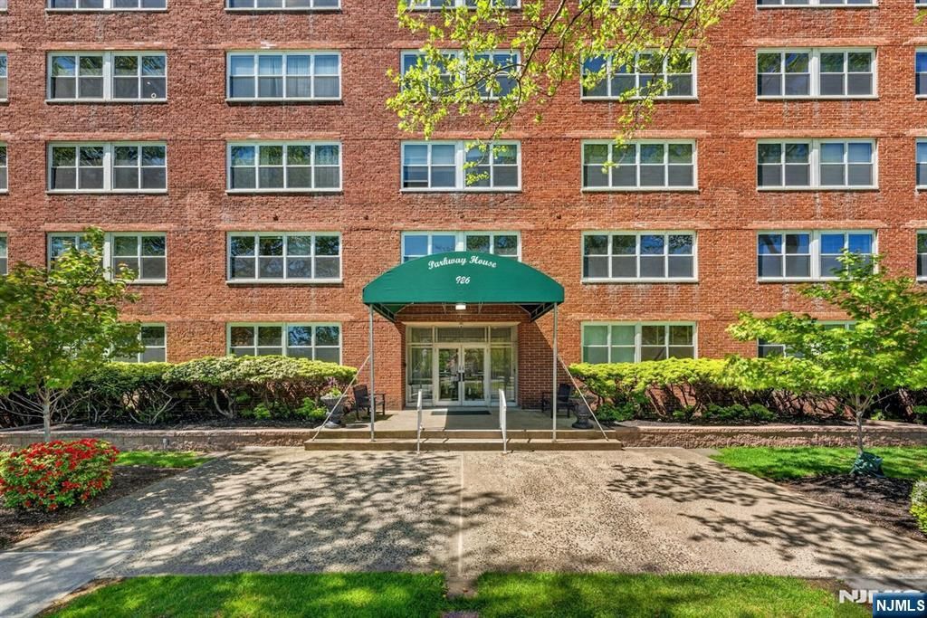 Photo of 926 Bloomfield Avenue #3A, Glen Ridge, NJ 07028 (MLS # 26016380)