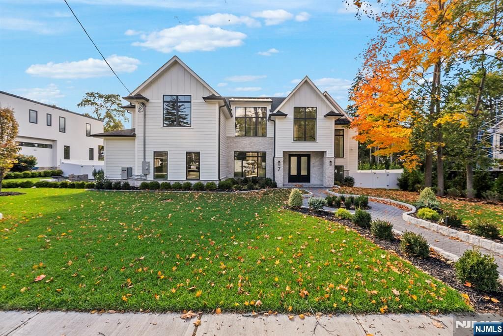 Photo of 7 Central Avenue, Demarest, NJ 07627 (MLS # 25039418)