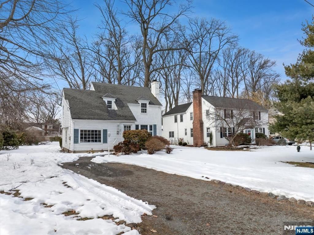 Photo of 364 Owen Avenue, Fair Lawn, NJ 07410 (MLS # 26005440)