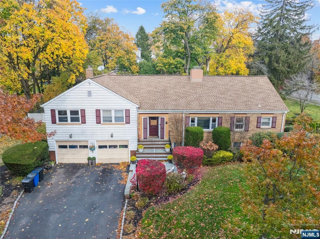 Photo of 74 Ridgewood Avenue, Glen Ridge, NJ 07028 (MLS # 25038880)