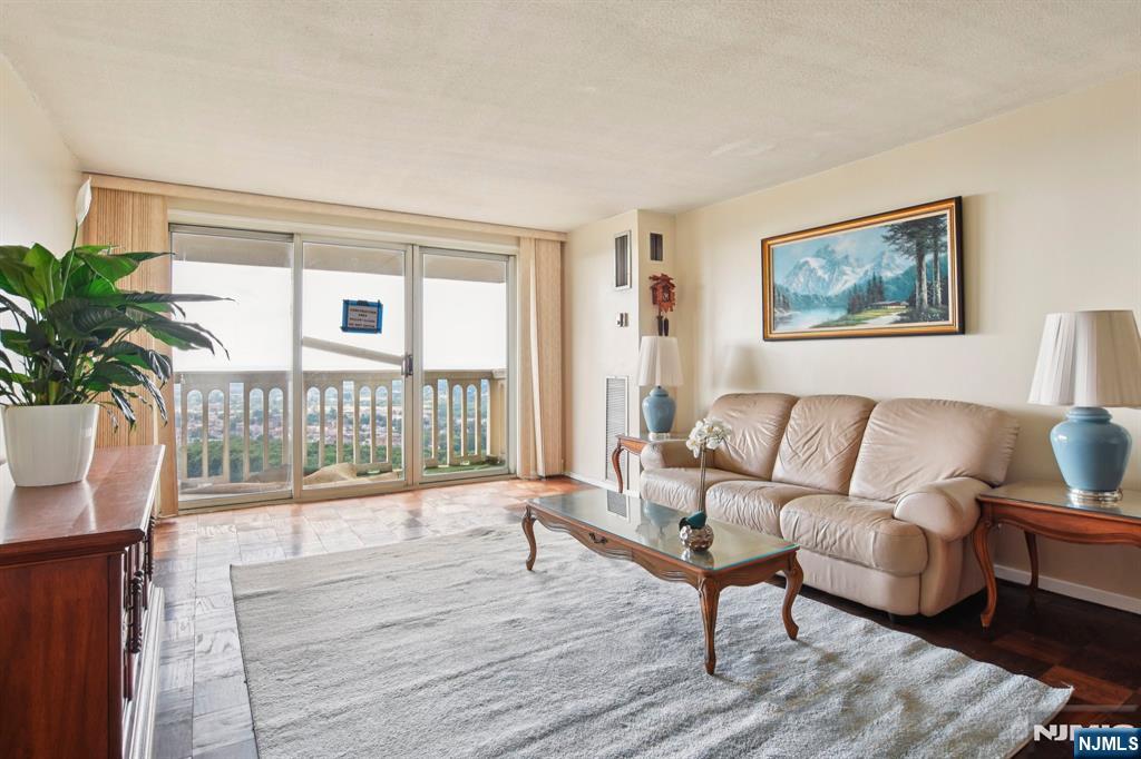 555 North Avenue 25K