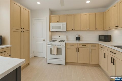 Photo of 800 Grand Avenue, Leonia, NJ 07605 (MLS # 25027336)