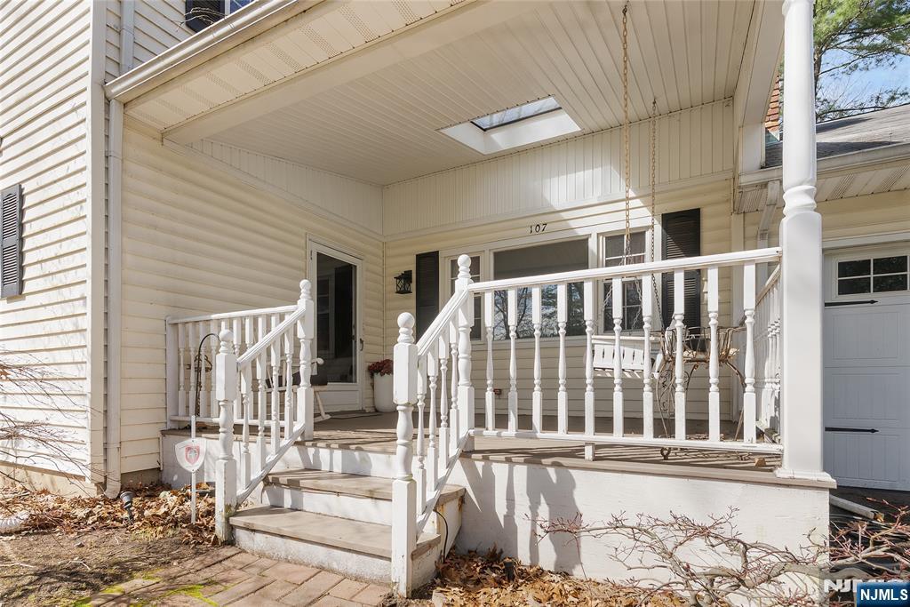 107 Buckingham Drive