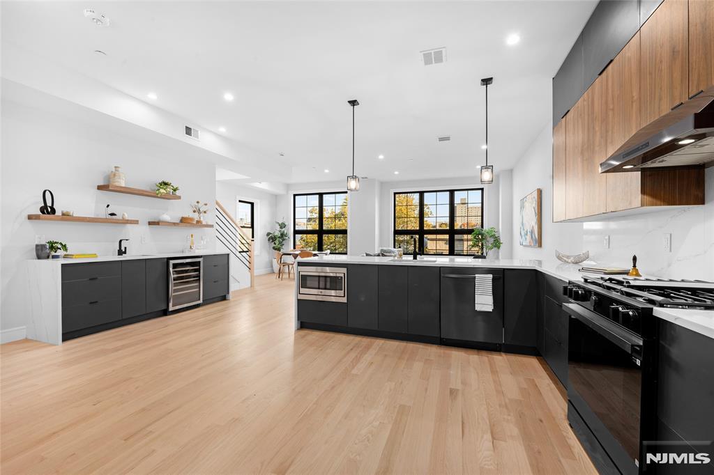 165 Delaware Avenue 3