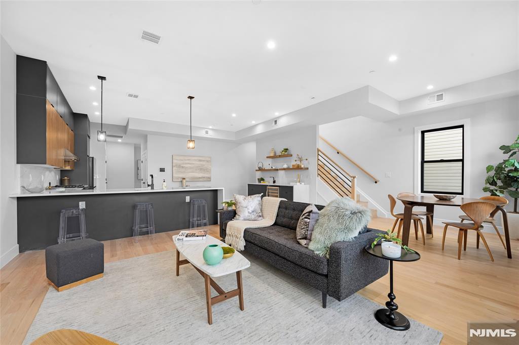 165 Delaware Avenue 3