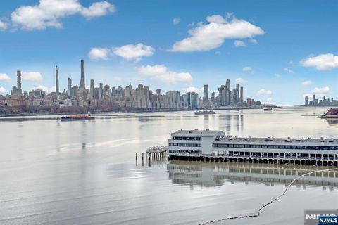 Photo of 129 The Promenade #129, Edgewater, NJ 07020 (MLS # 25034300)