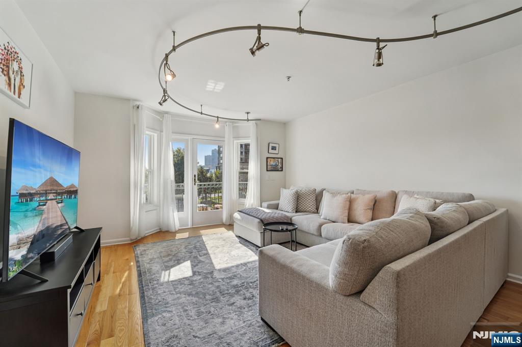 129 The Promenade 129