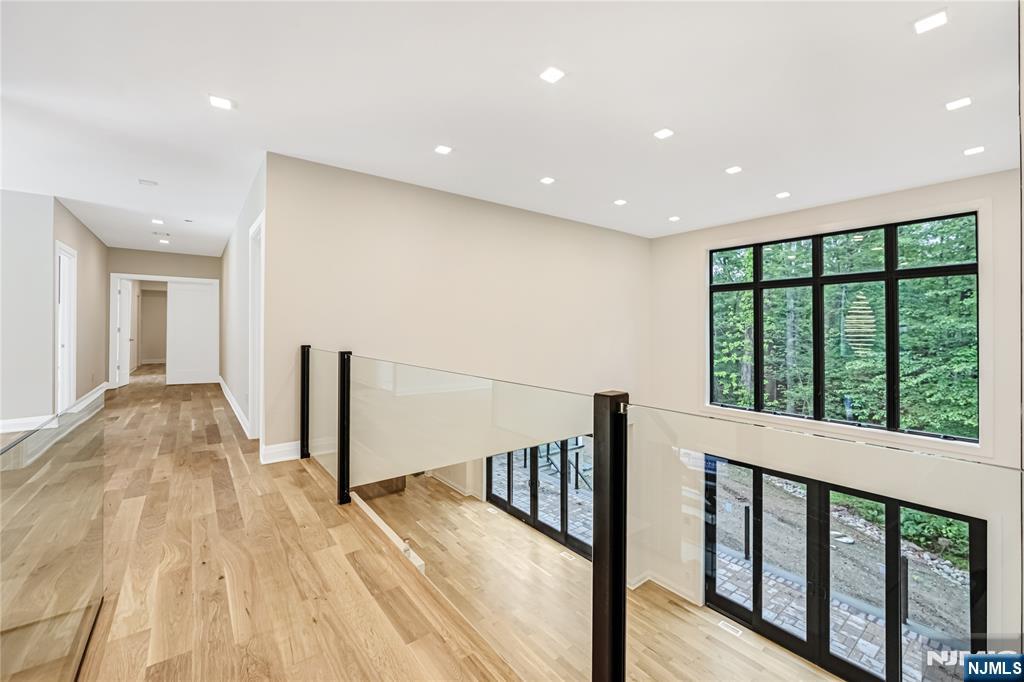 Saddle River, New Jersey 07458, United States, 5 Bedrooms Bedrooms, ,5 BathroomsBathrooms,Residential,Active,214301