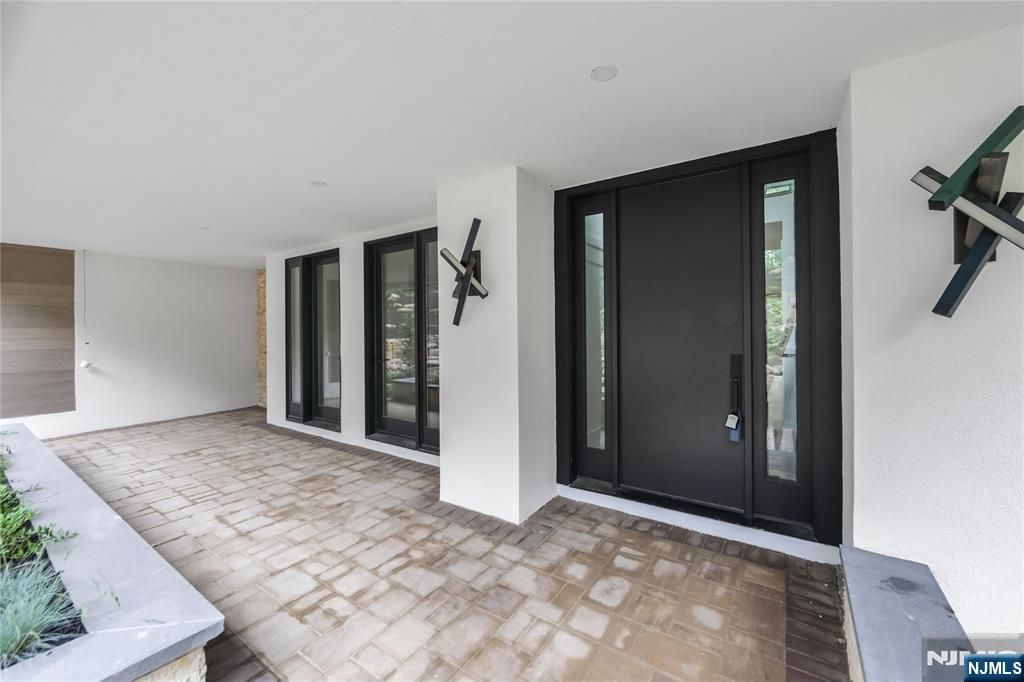 Photo of 10 Big Ramapo Road, Saddle River, NJ 07458 (MLS # 25033648)
