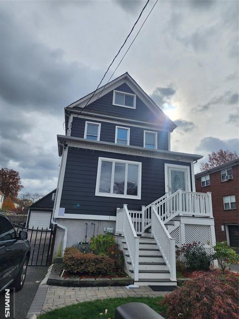Photo of 30 15th St #2, Linden, NJ 07036 (MLS # 25042193)