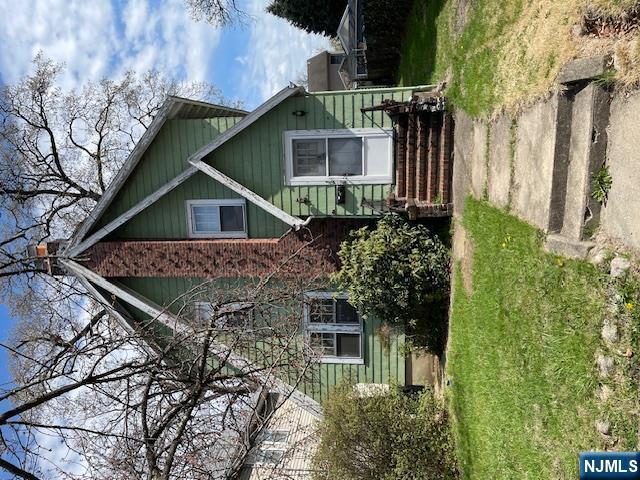 Property for Sale at 39 Hawthorne Street, Rutherford, New Jersey - Bedrooms: 3 
Bathrooms: 2 
Rooms: 6  - $525,000