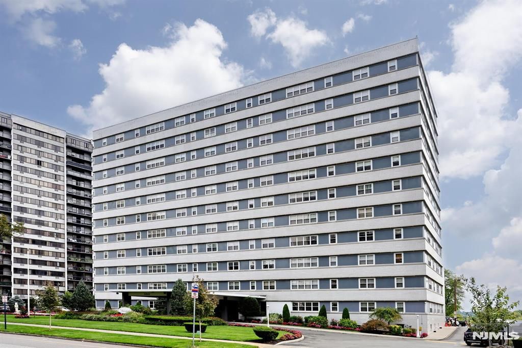 Photo of 280 Prospect Ave #6J, Hackensack, NJ 07601 (MLS # 26008901)