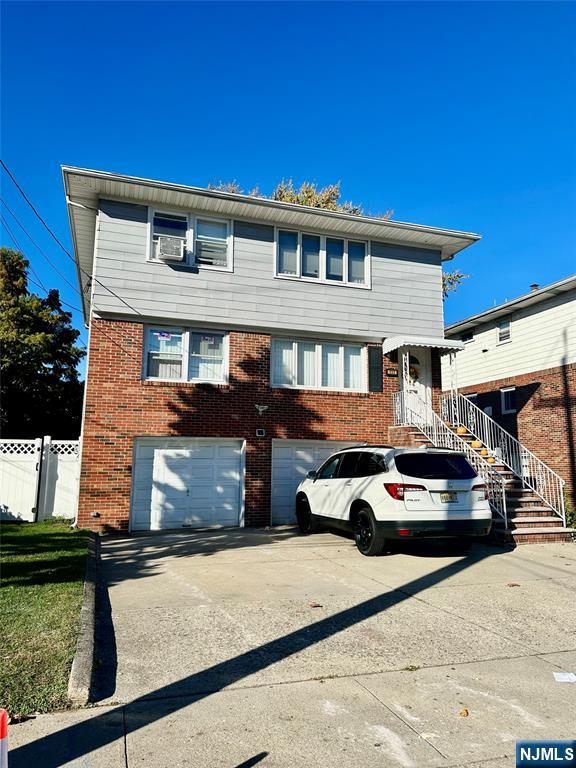 111 Columbus Ave 2, Garfield, New Jersey - 3 Bedrooms  
1 Bathrooms  
6 Rooms - 
