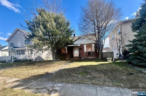 248 Rudolph Avenue Elmwood Park NJ 07407