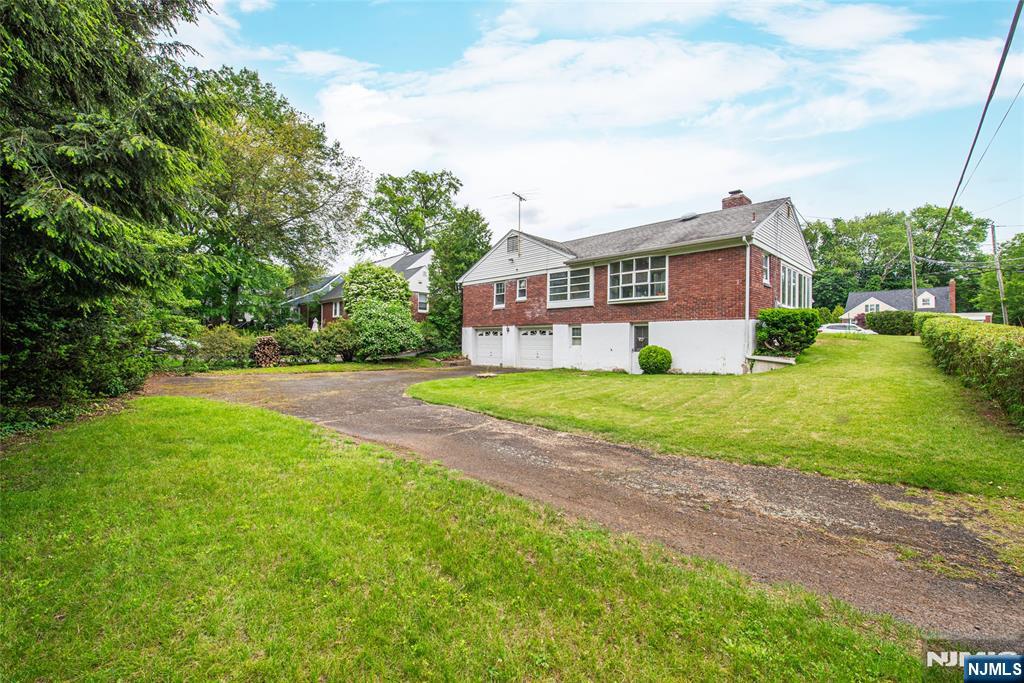 108 Thornbury Avenue