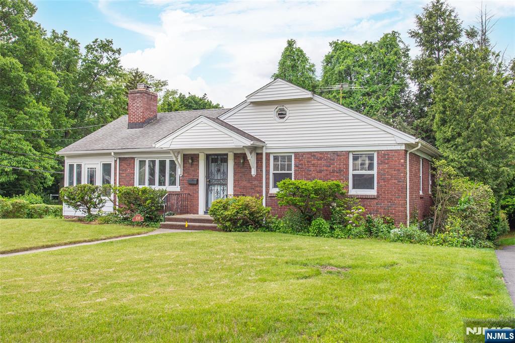 108 Thornbury Avenue