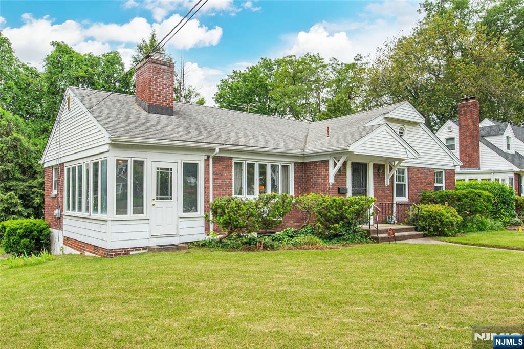 108 Thornbury Avenue