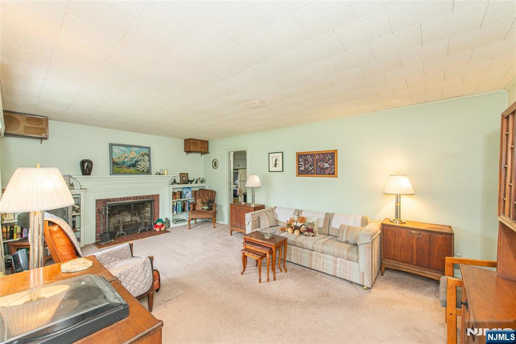 108 Thornbury Avenue