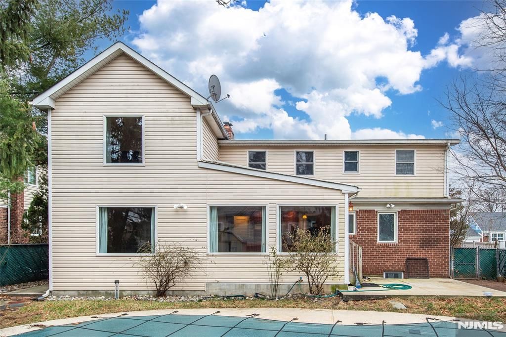 Photo of 35 Taggart Way, Saddle Brook, NJ 07663 (MLS # 25016054)