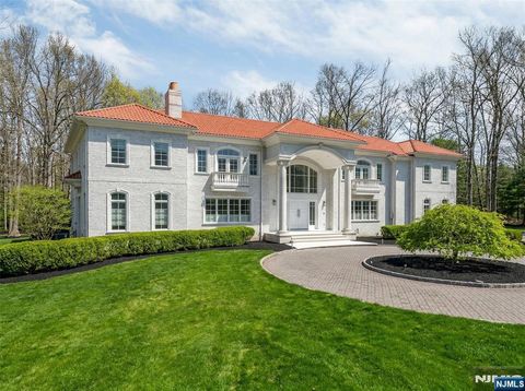 Photo of 11 Alford Drive, Saddle River, NJ 07458 (MLS # 26013024)