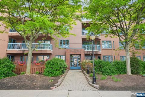 303 Stockton Court S303 Edgewater NJ 07020