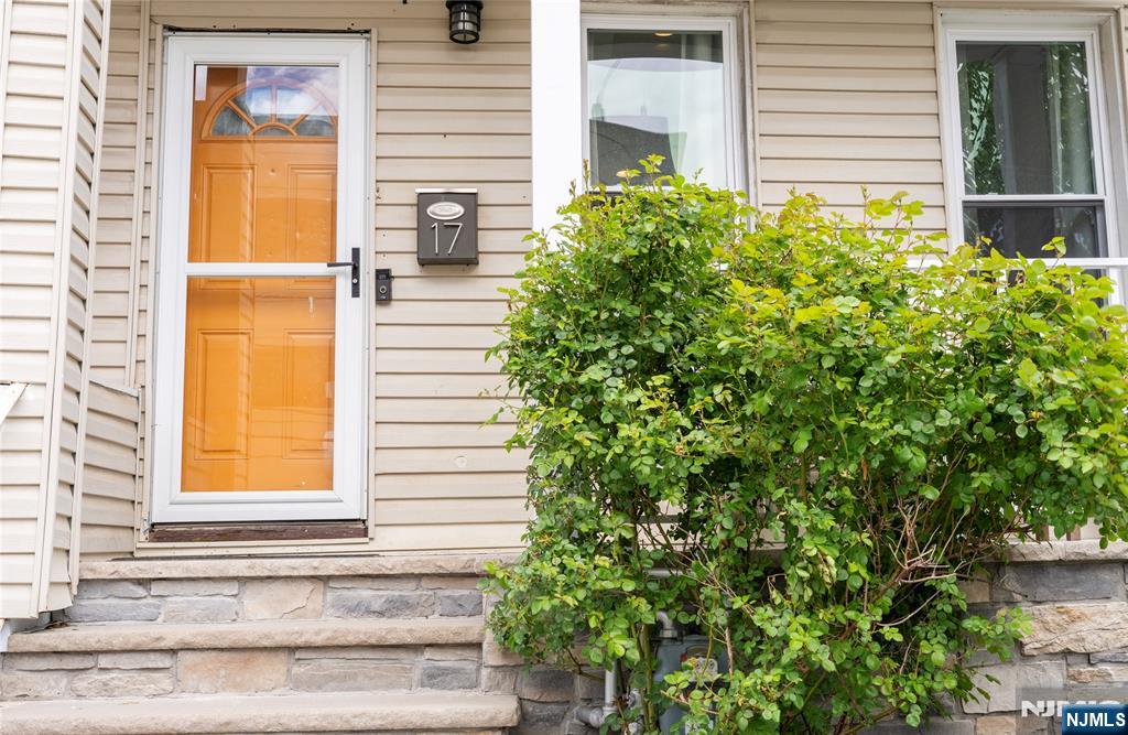 Property for Sale at 17 24th Street, Bayonne, New Jersey - Bedrooms: 3 
Bathrooms: 2 
Rooms: 4  - $485,000