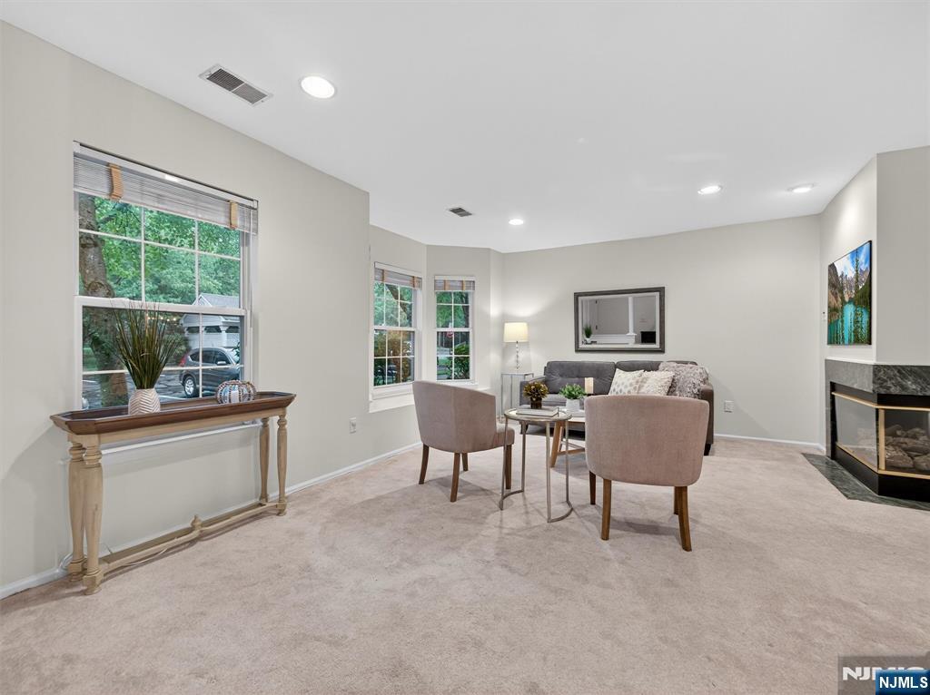 2115 Henry Court