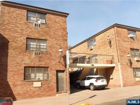 Photo of 403 Anderson Ave #7A, Fairview, NJ 07022 (MLS # 26005401)