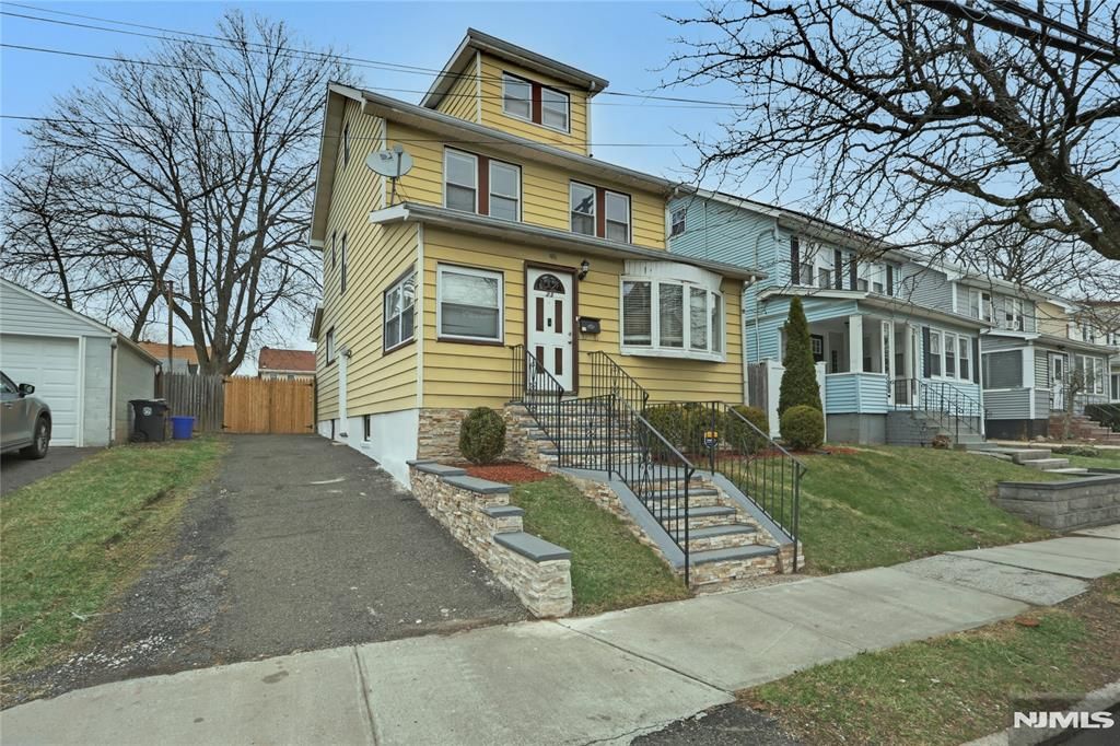 Photo of 2325 Varsity Road, Newark, NJ 07106 (MLS # 26009450)