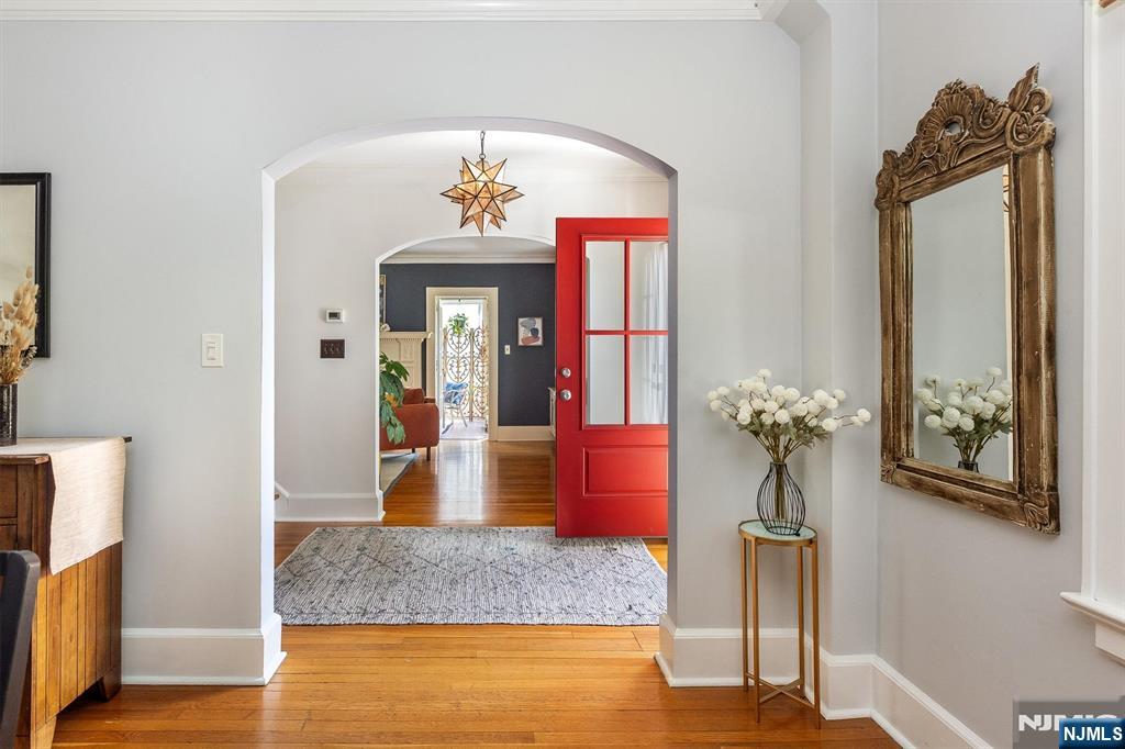 85 Hawthorne Avenue