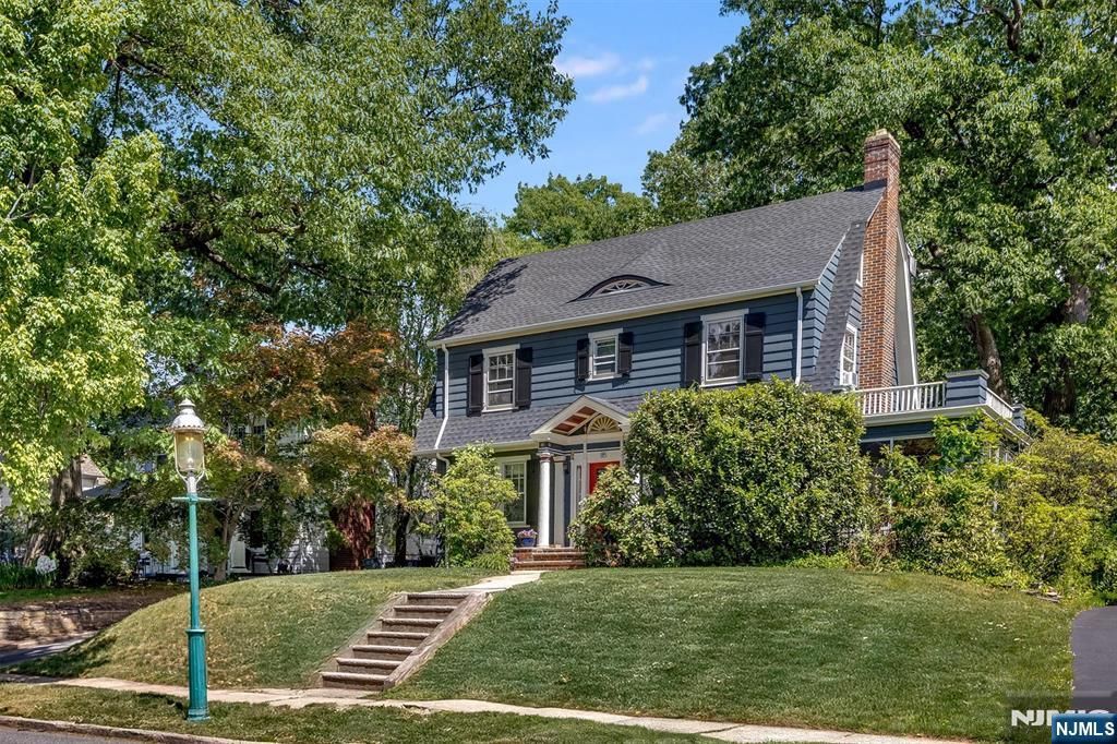 Photo of 85 Hawthorne Avenue, Glen Ridge, NJ 07028 (MLS # 26019923)