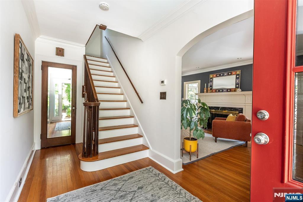 85 Hawthorne Avenue