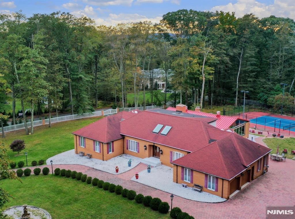 91 Chestnut Ridge Road