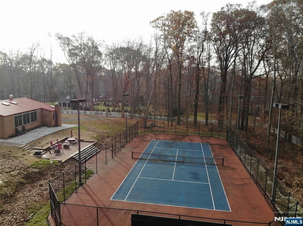 Photo of 91 Chestnut Ridge Road, Saddle River, NJ 07458 (MLS # 25042542)