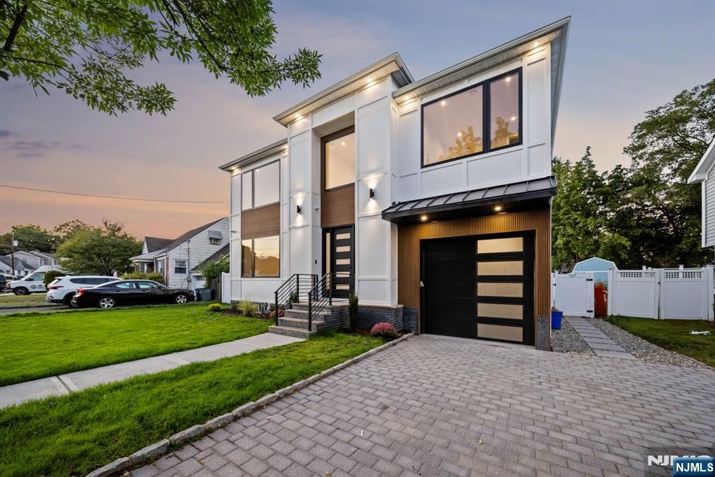 Photo of 1225 Eastern Drive, Fair Lawn, NJ 07410 (MLS # 25036942)