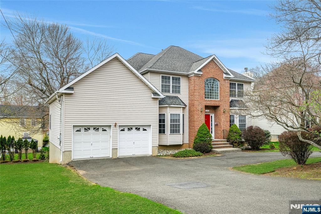 Photo of 123 Livingston Avenue, Livingston, NJ 07039 (MLS # 26011515)