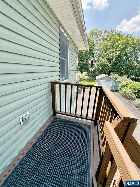 642 Lincoln Ave, Pompton Lakes, New Jersey - 1 Bedrooms  
1 Bathrooms  
4 Rooms - 