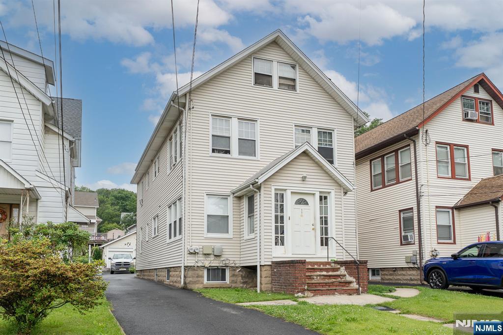 Property for Sale at 116 Berkeley Avenue, Bloomfield, New Jersey - Bedrooms: 6 
Bathrooms: 3 
Rooms: 14  - $650,000