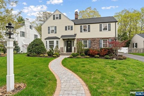 31 Reynen Court Ridgewood NJ 07450