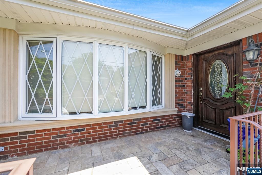 699 Elm Avenue