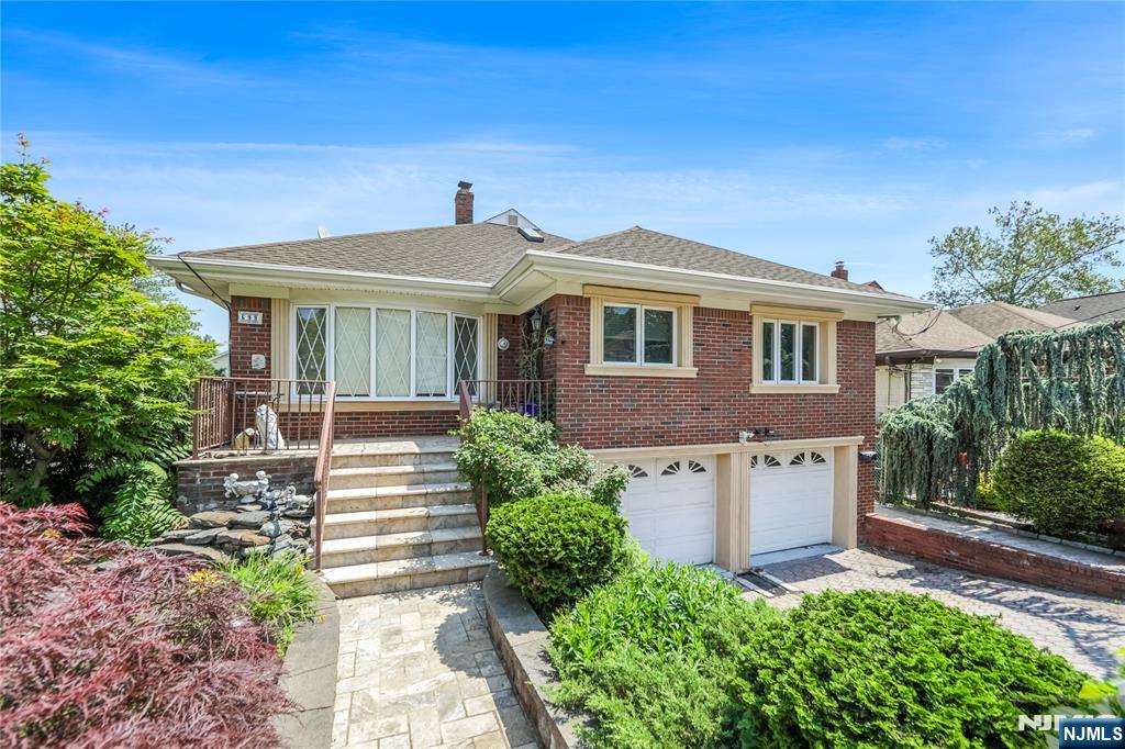 699 Elm Avenue
